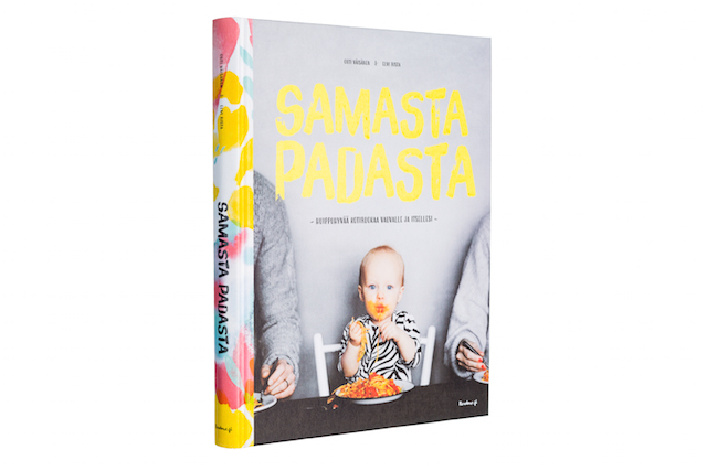 Kansi ja aukeama kirjasta Samasta padasta - Huippuhyvää kotiruokaa vauvalle ja itsellesi.
