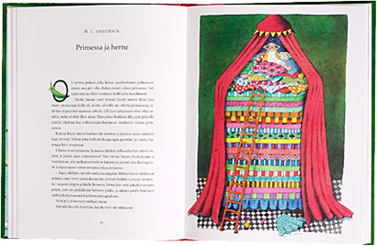 A cover and a spread of the book Prinsessojen satuaarre.